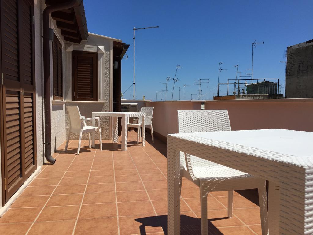 Palazzo Eliss Bed and Breakfast Margherita Di Savoia Rum bild